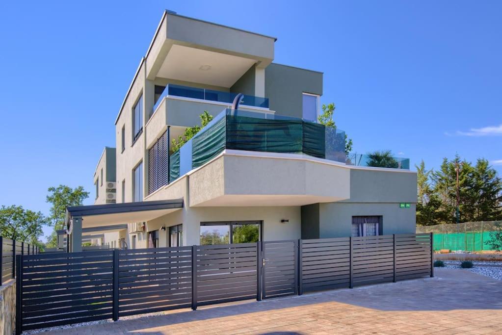 Apartment Sunrise Fuer 6 Personen In Pula-Stinjan エクステリア 写真