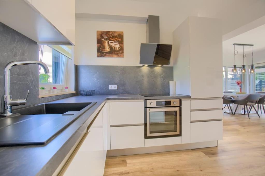 Apartment Sunrise Fuer 6 Personen In Pula-Stinjan エクステリア 写真