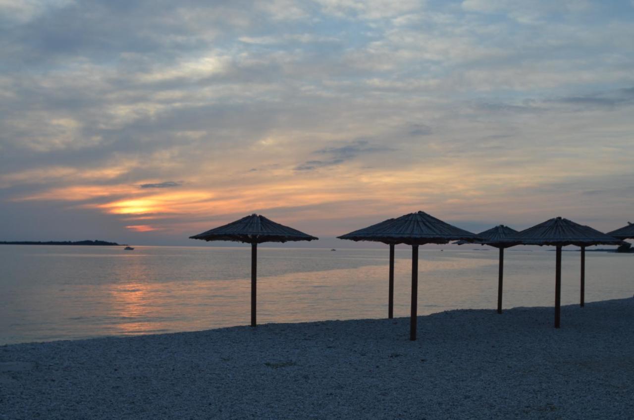 Apartment Sunrise Fuer 6 Personen In Pula-Stinjan エクステリア 写真