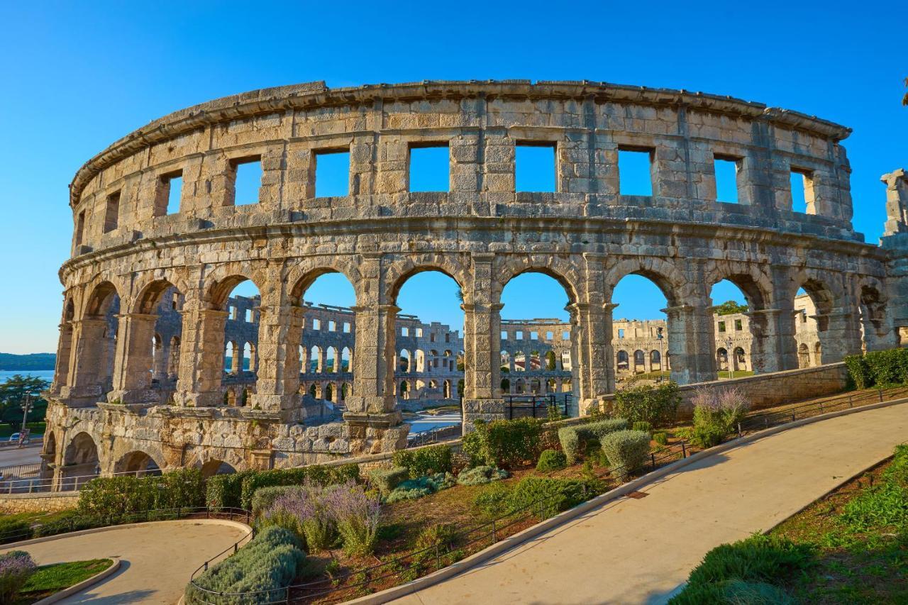 Apartment Sunrise Fuer 6 Personen In Pula-Stinjan エクステリア 写真